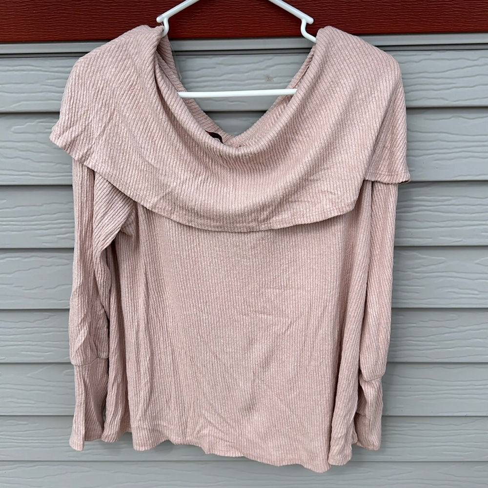Andree by Unit, Size Large, Off the Shoulder Light Pink Top.